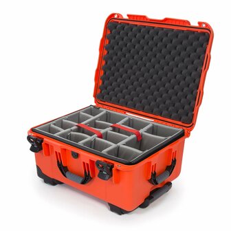 Nanuk 950 Oranje met Vakverdelers